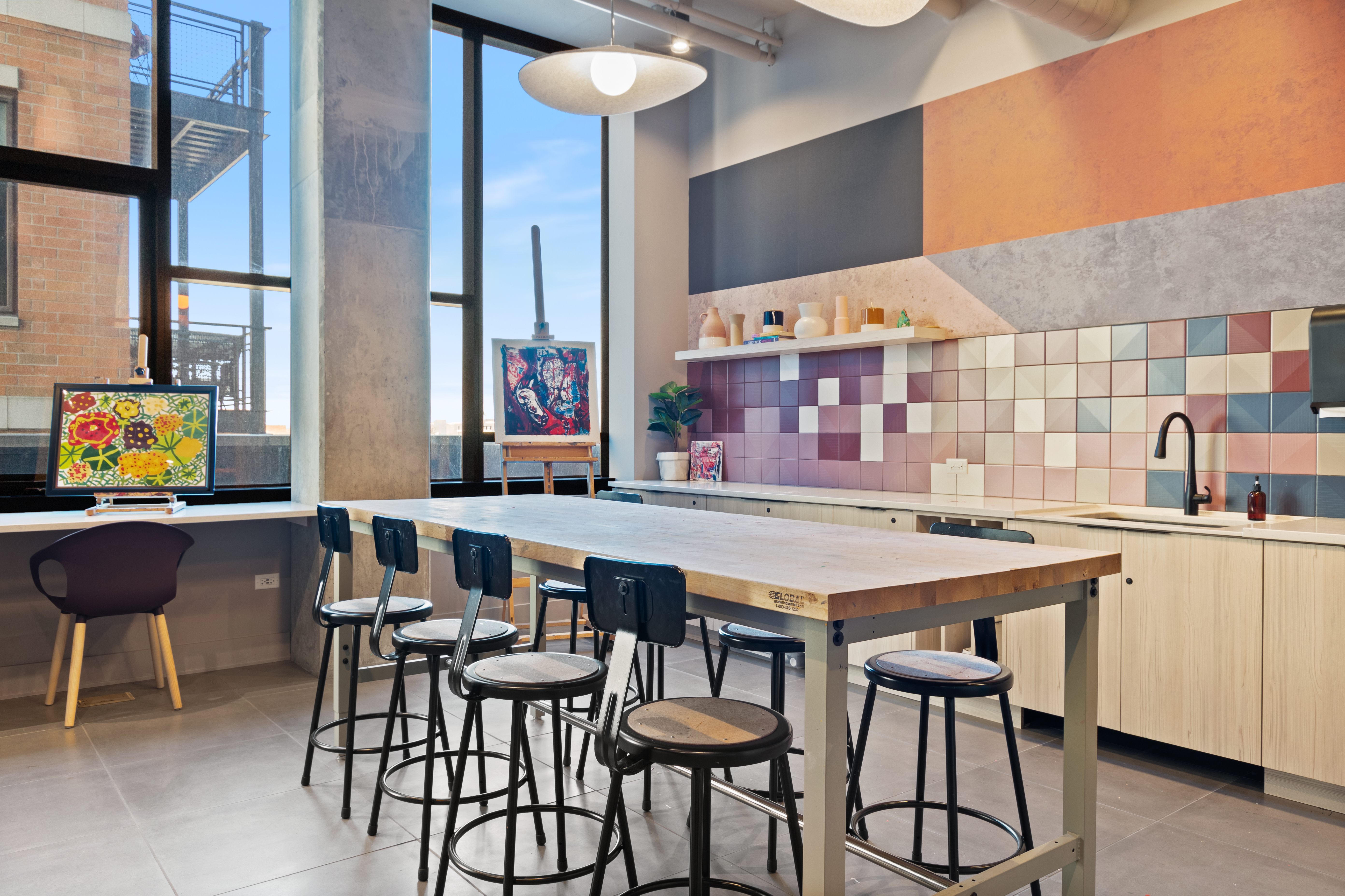 Lofts at Avenir 1040 W Huron, Chicago, IL 60642 - Leasing by Cross Street